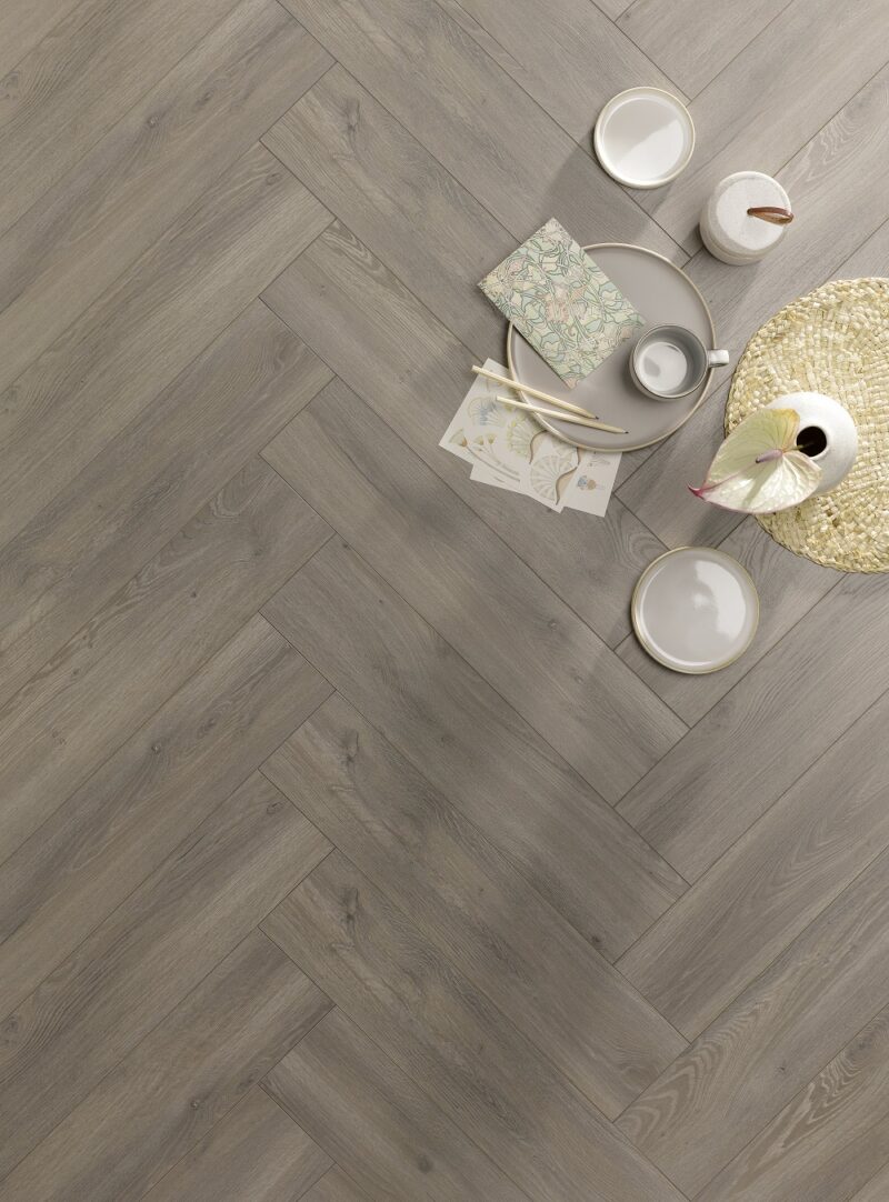 Eglutės rašto laminuota grindų danga IMHB3370812