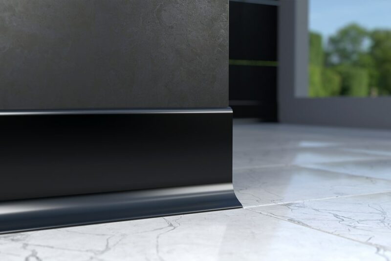 juoda aliuminė grindjuostė-min